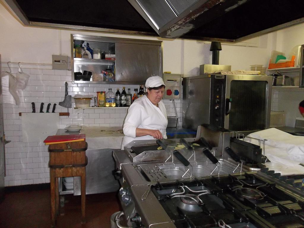 Albergo Ristorante Gori Ameglia Exteriör bild
