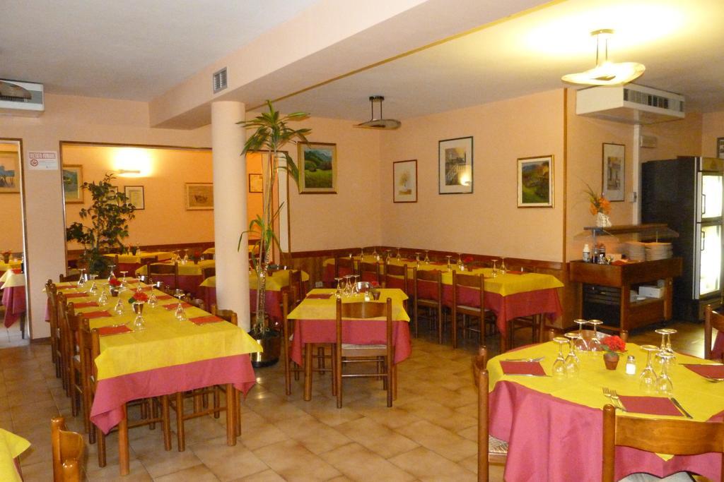 Albergo Ristorante Gori Ameglia Exteriör bild